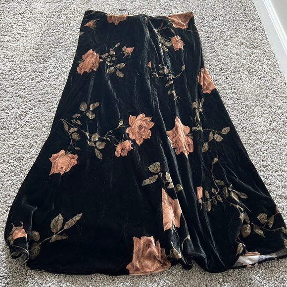 NWT Vince Autumnal Rose Velvet Slip Skirt 6 - Picture 5 of 9